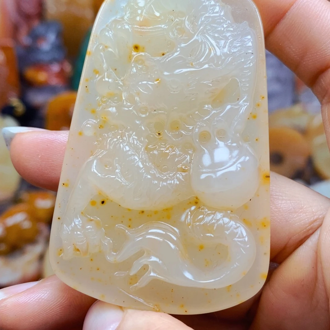 石英质玉未镶嵌颈饰