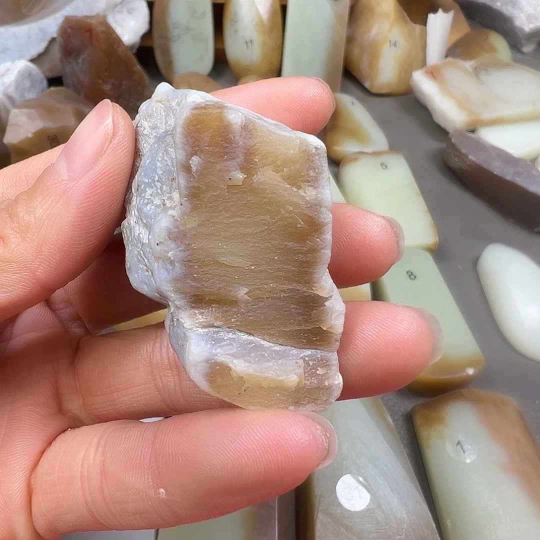 致***柔定制和田玉未镶嵌吊坠