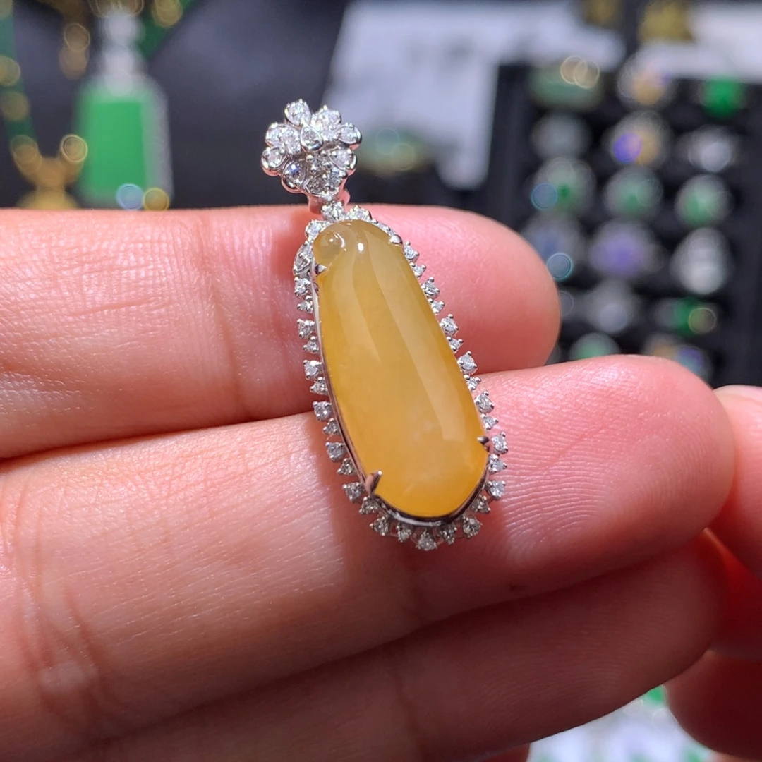 翡翠18K金镶嵌吊坠(赠链)