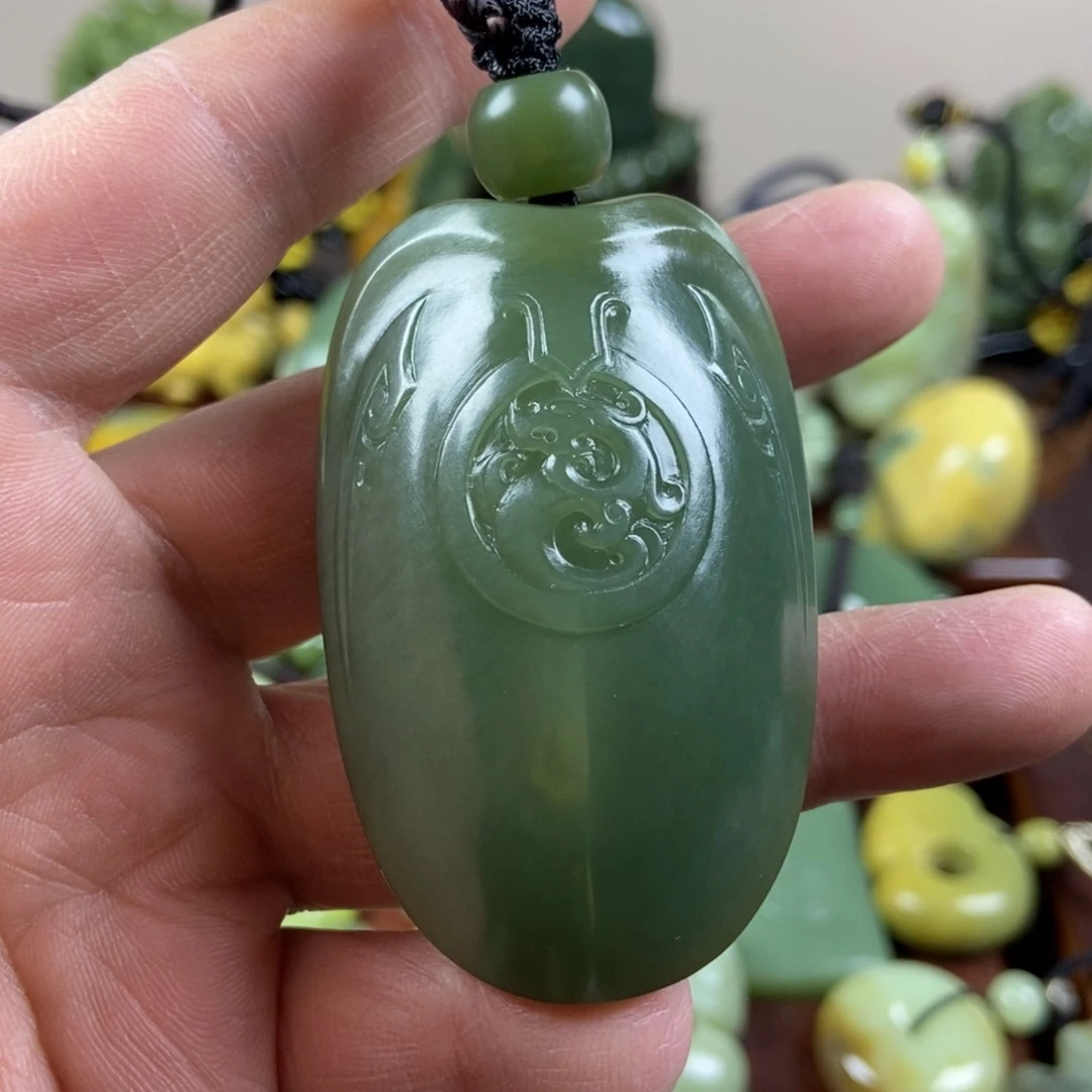 岫岩老玉（透闪石质玉）未镶嵌珠宝奇石