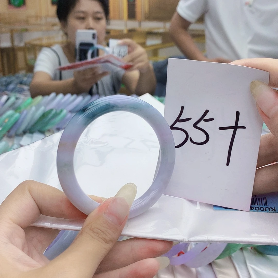 翡翠手镯未镶嵌000……
