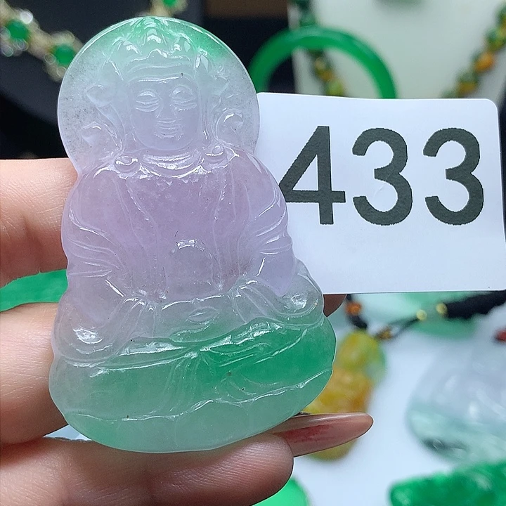 翡翠吊坠(赠链)未镶嵌