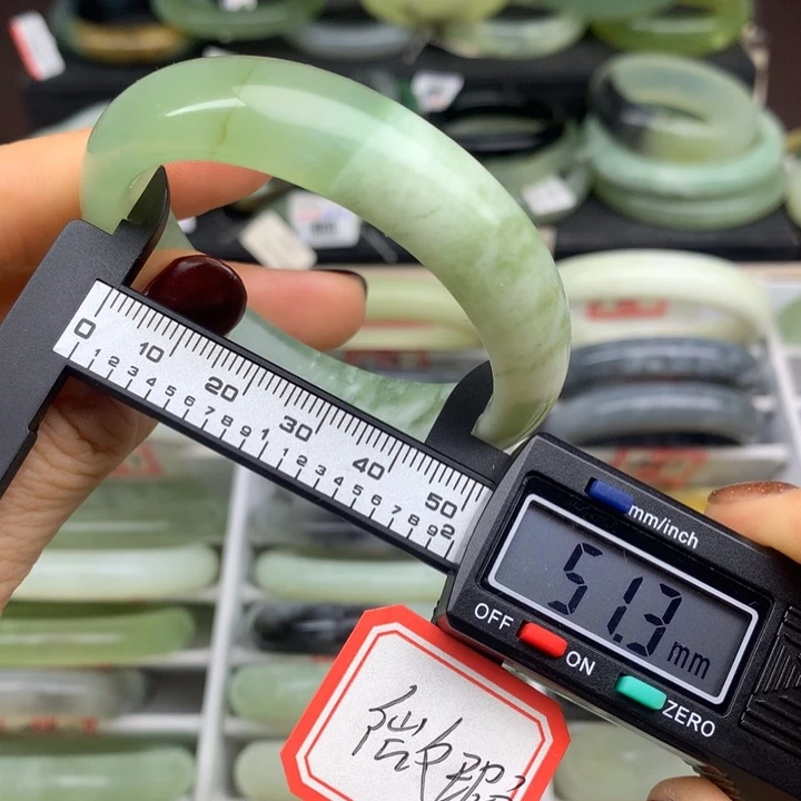 蛇纹石玉未镶嵌手镯879