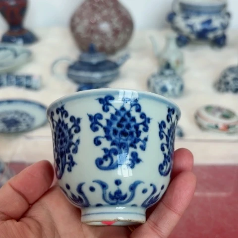 冲*一个亲花缠枝花卉主人杯