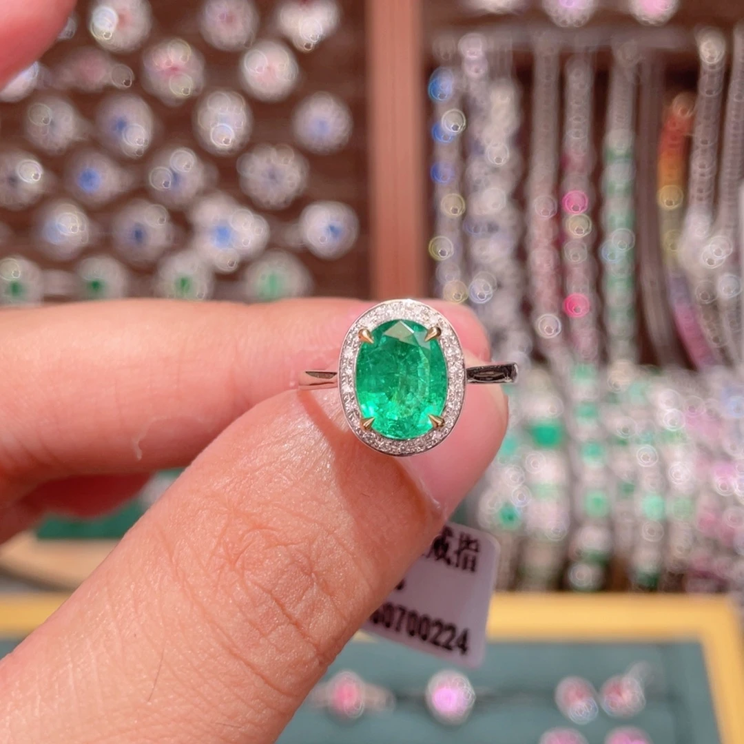 18K金镶嵌戒指祖母绿1.64ct