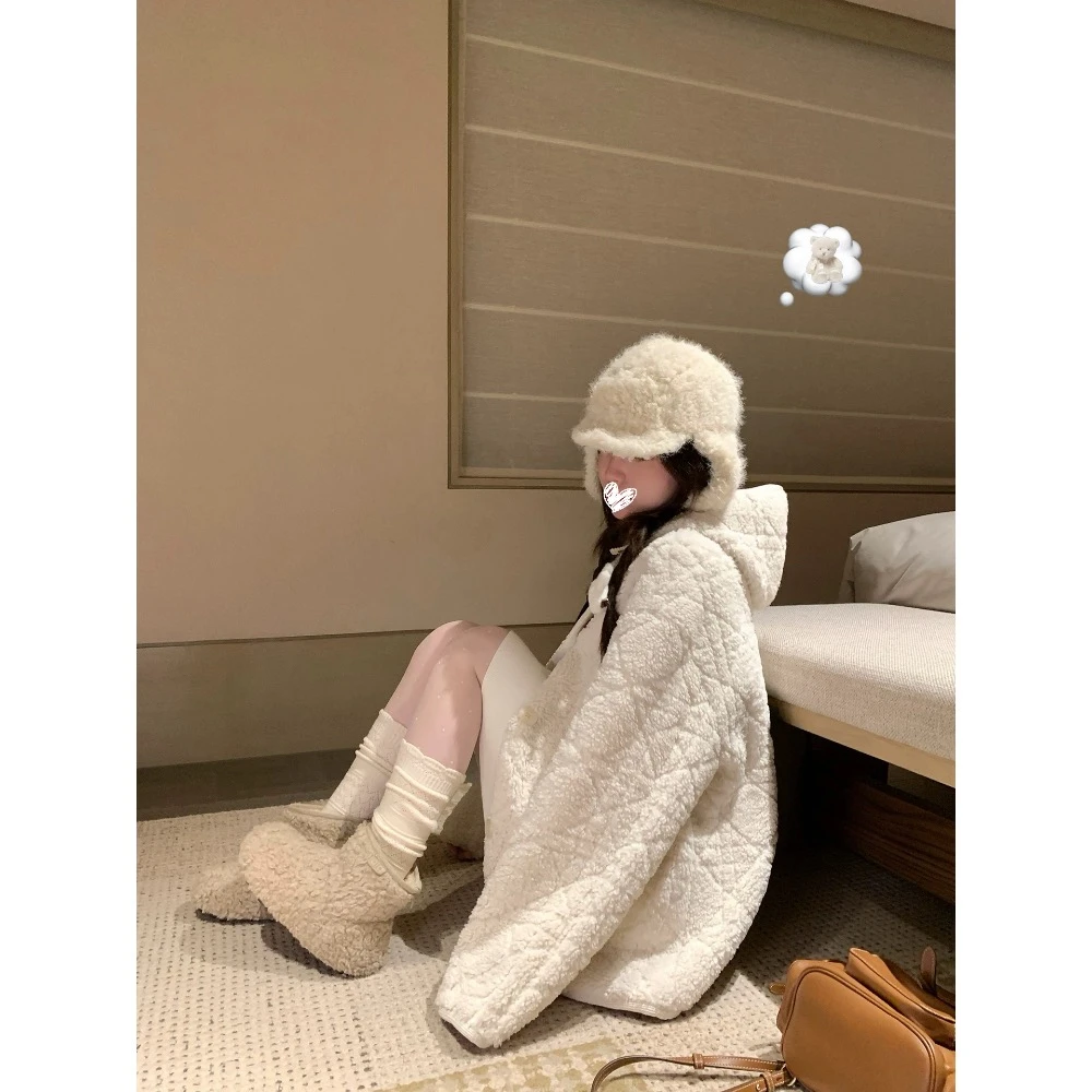 秋冬季新款菱格压花连帽外套D1037