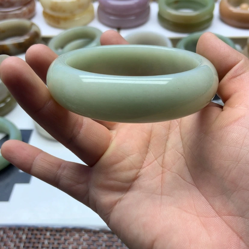 【闪购商品】未镶嵌手镯石英岩玉懂*