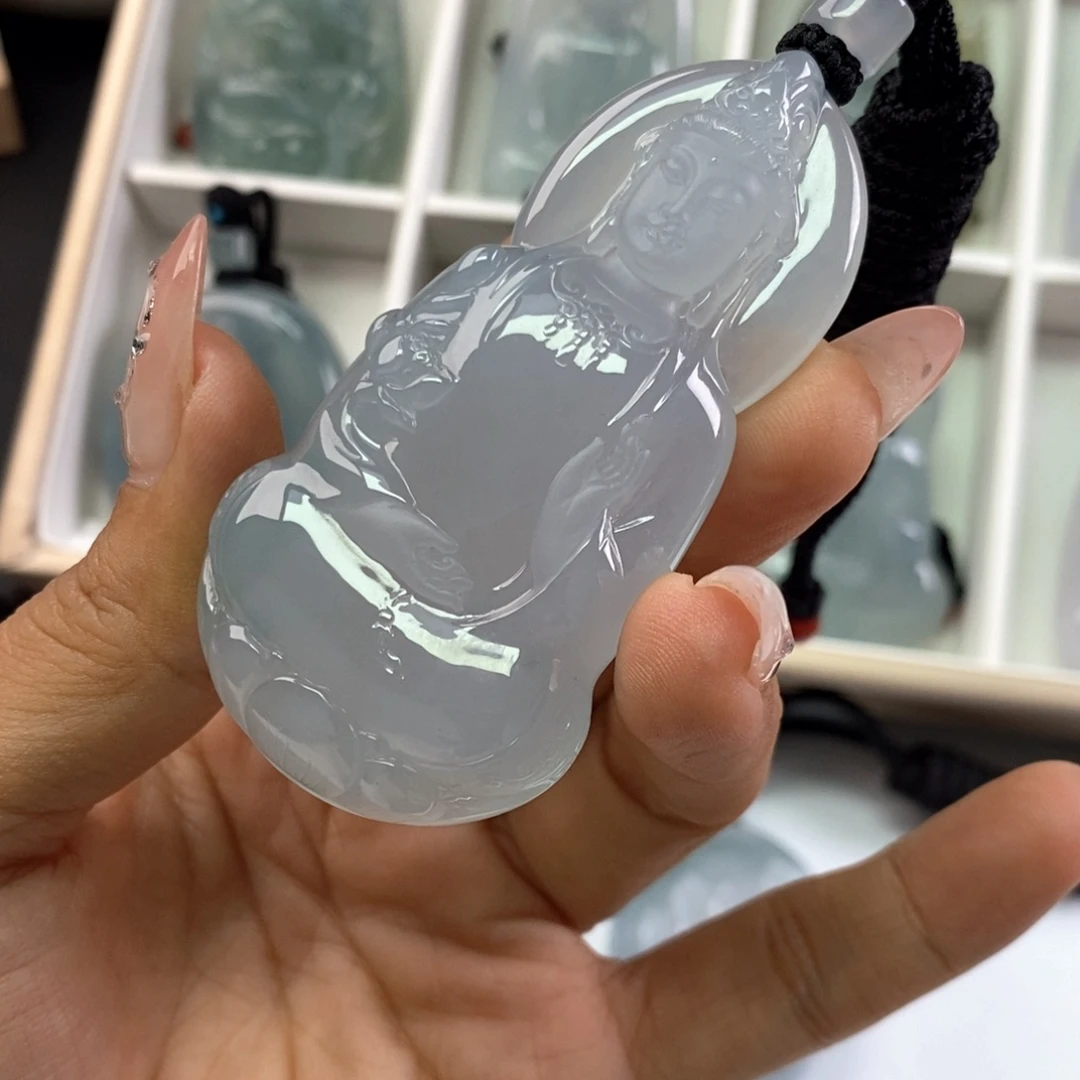 M***f翡翠未镶嵌颈饰翡翠