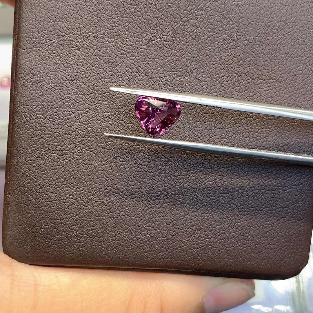 尖晶石裸石尖晶石