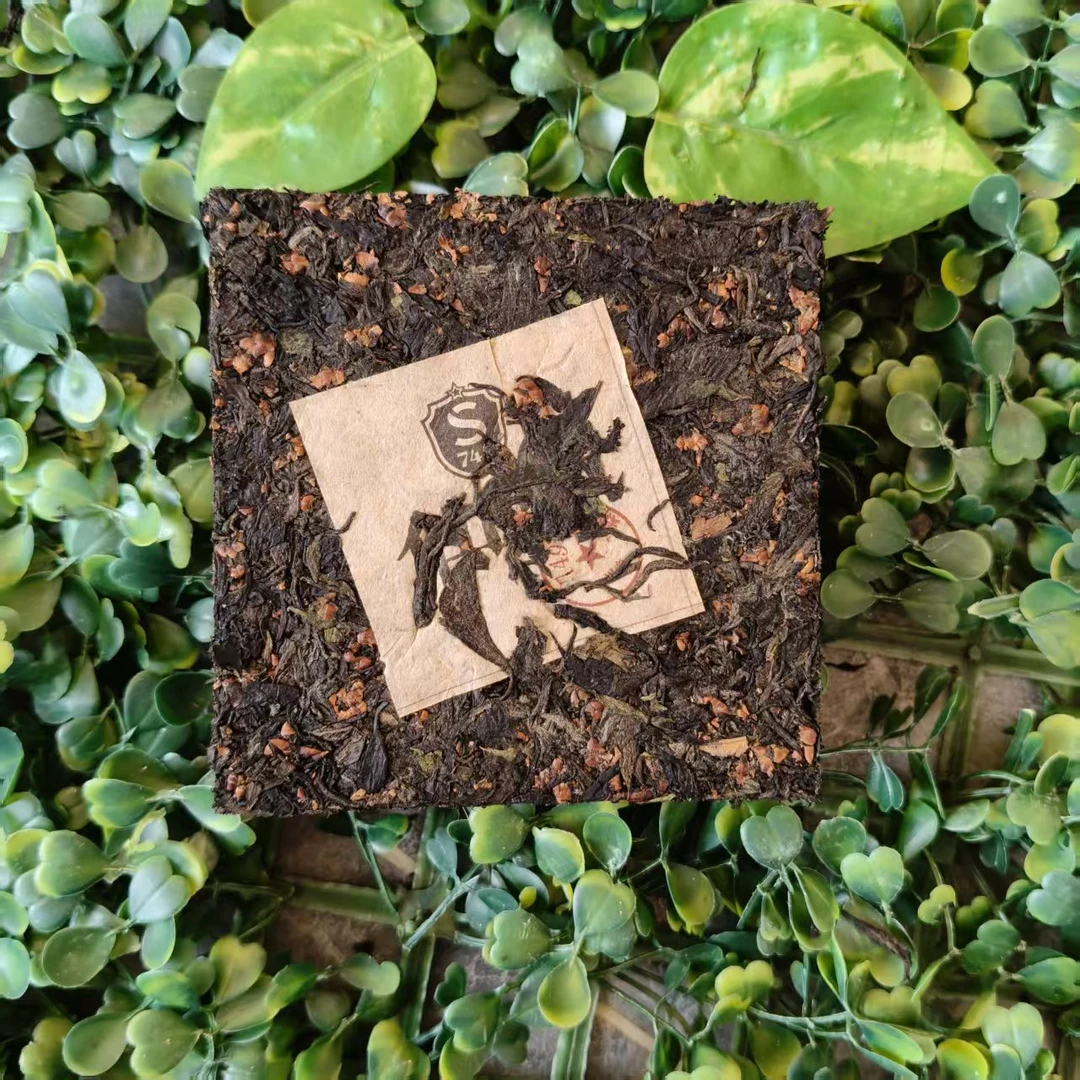 雨腾古茶  "天Z 九真X藤”天Z 黑金刚天地YY原JH砖200g/砖 （5月29）