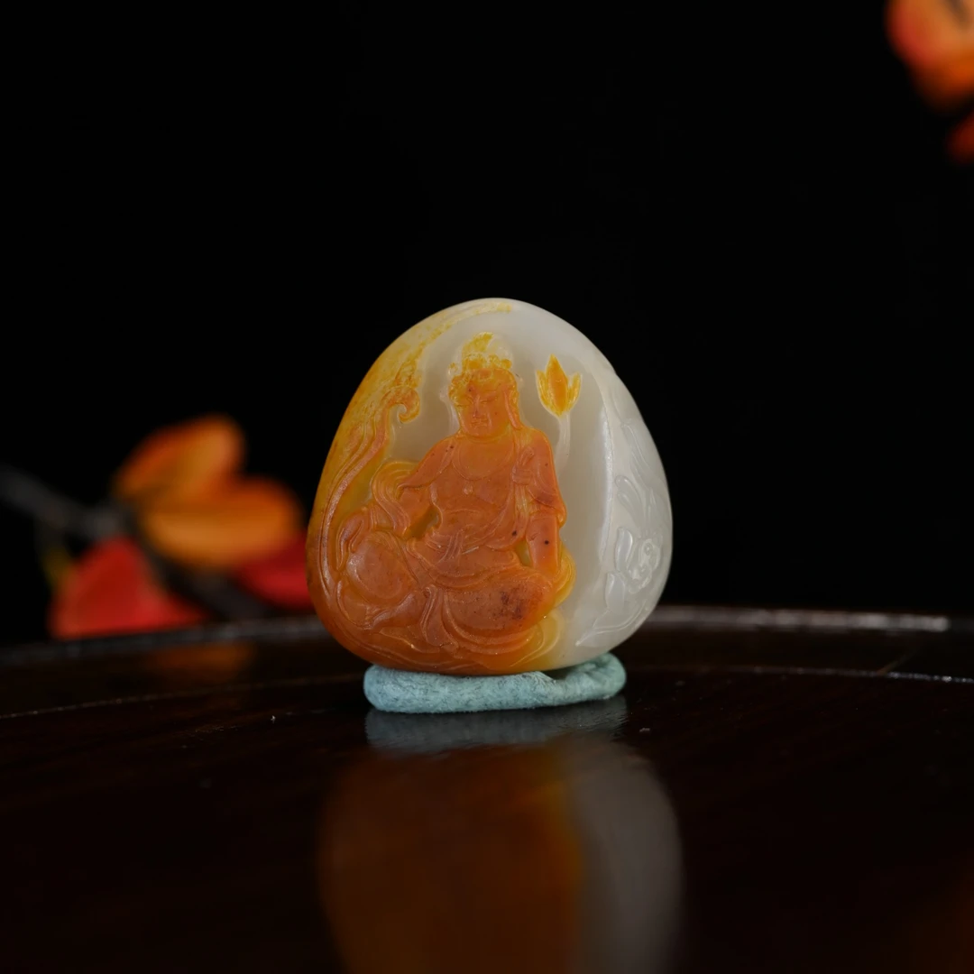 Lot8820 2512050194和田玉观音挂件【籽】/保利