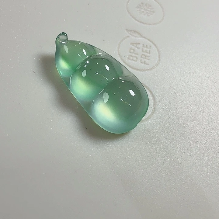 翡翠未镶嵌颈饰豆子