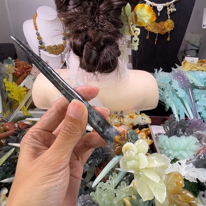 未镶嵌岫玉发饰瑕疵