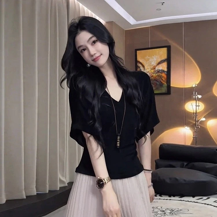 大码设计感冰丝V领蝙蝠袖薄款针织衫女夏季胖mm时尚修身显瘦上衣