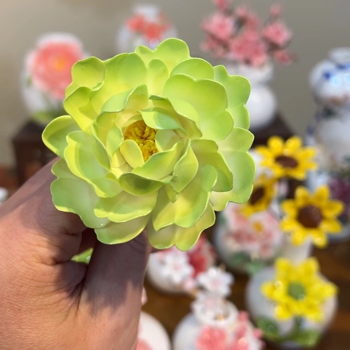 手工精致陶瓷摆件