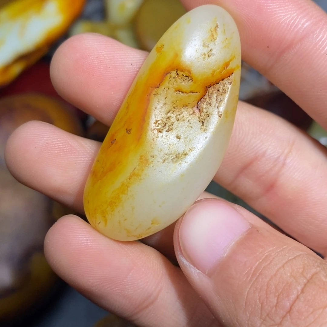 和田玉未镶嵌珠宝奇石