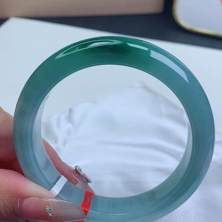 翡翠手镯未镶嵌57圈口