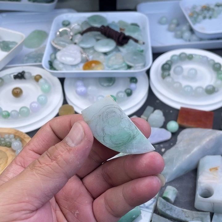 幸***猪定制翡翠未镶嵌天然缅甸翡翠边料定做佛公