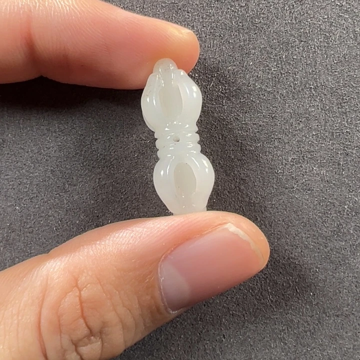 用***1和田玉未镶嵌挂件背云