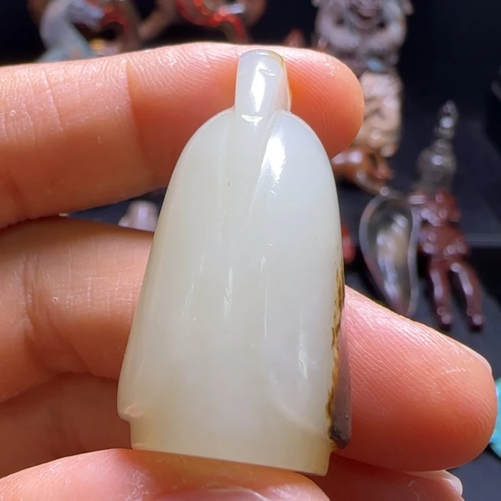 和田玉未镶嵌耳饰