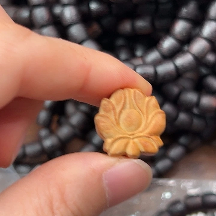 檀香木其他莲花18mm