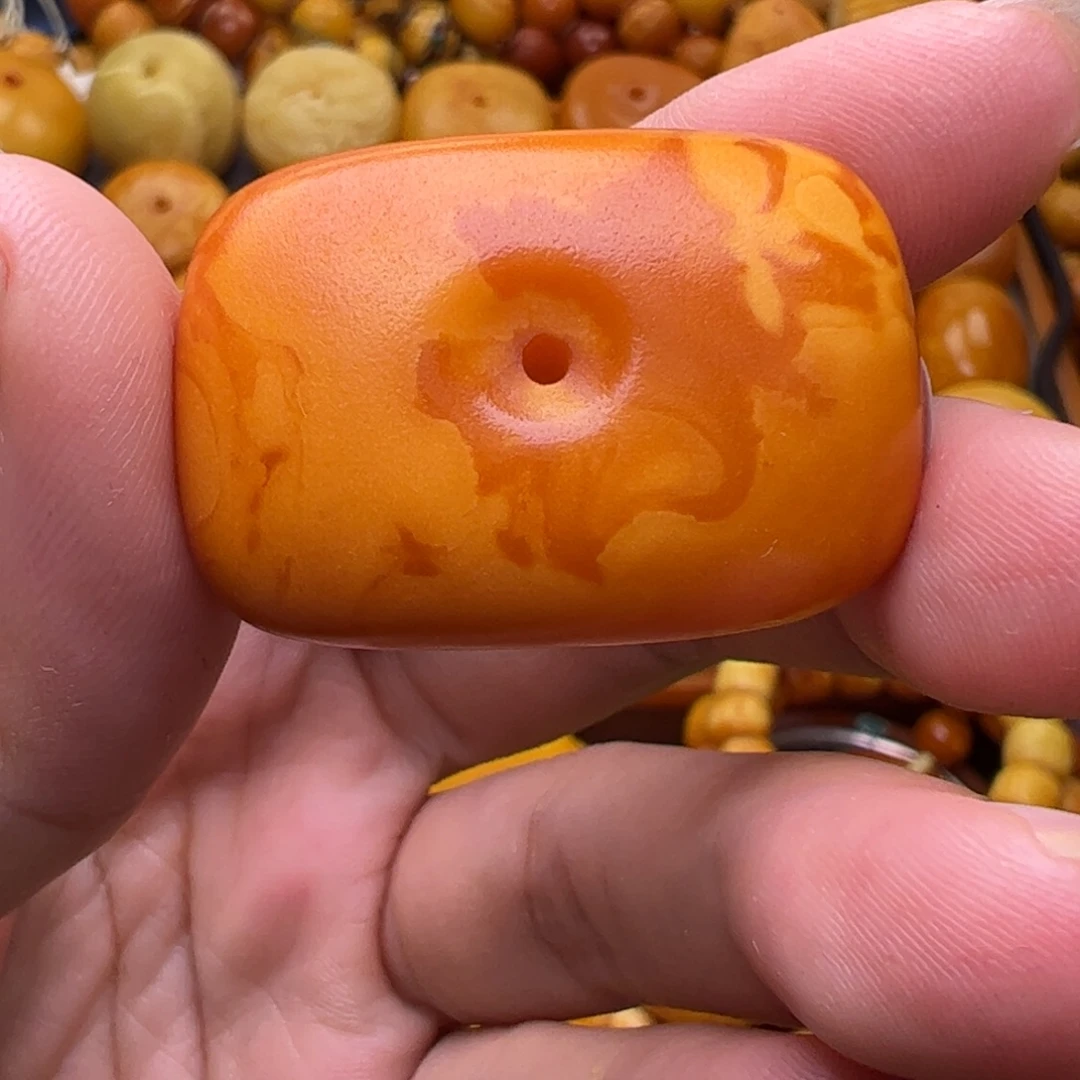 琥珀未镶嵌珠宝奇石藏扣