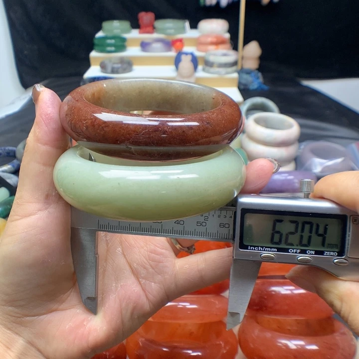 未镶嵌手镯石英质玉