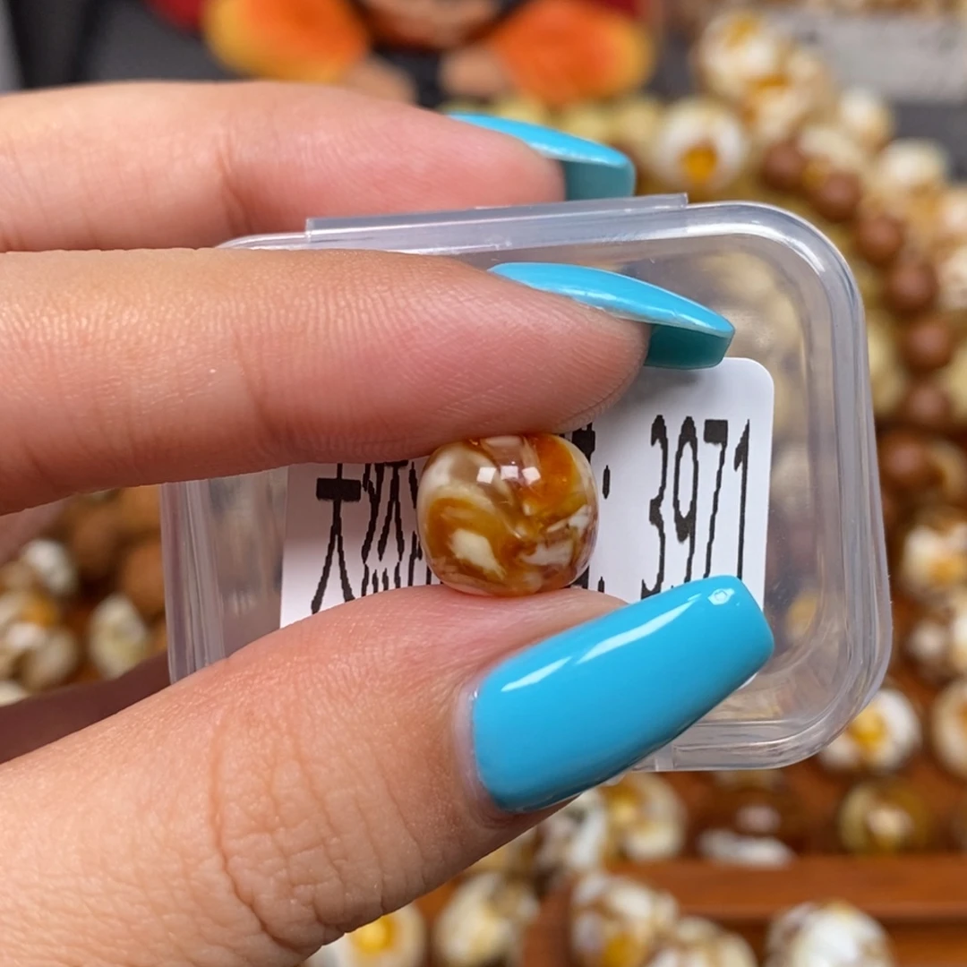 蜜蜡未镶嵌珠宝奇石3971