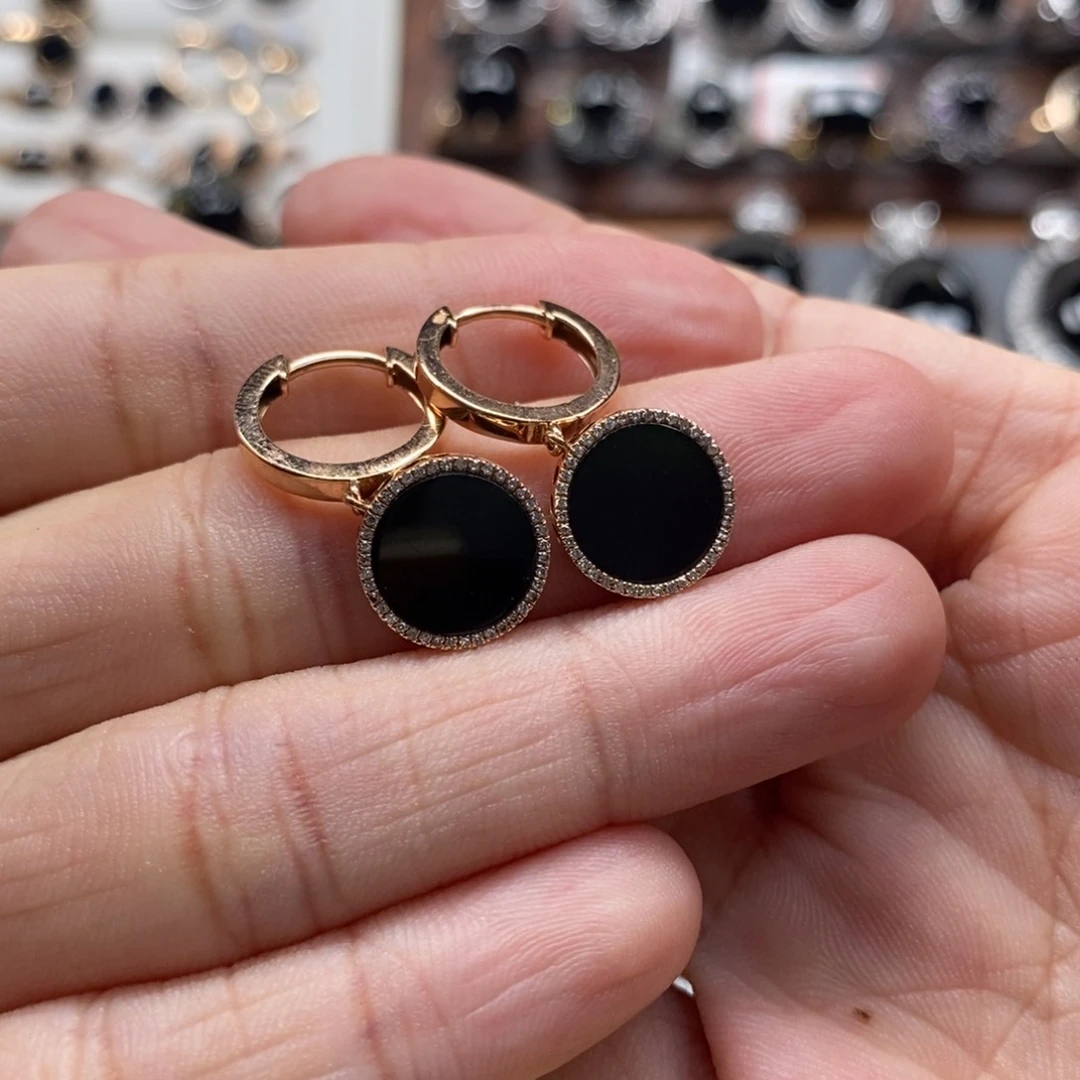 18K金镶嵌翡翠耳饰墨翠