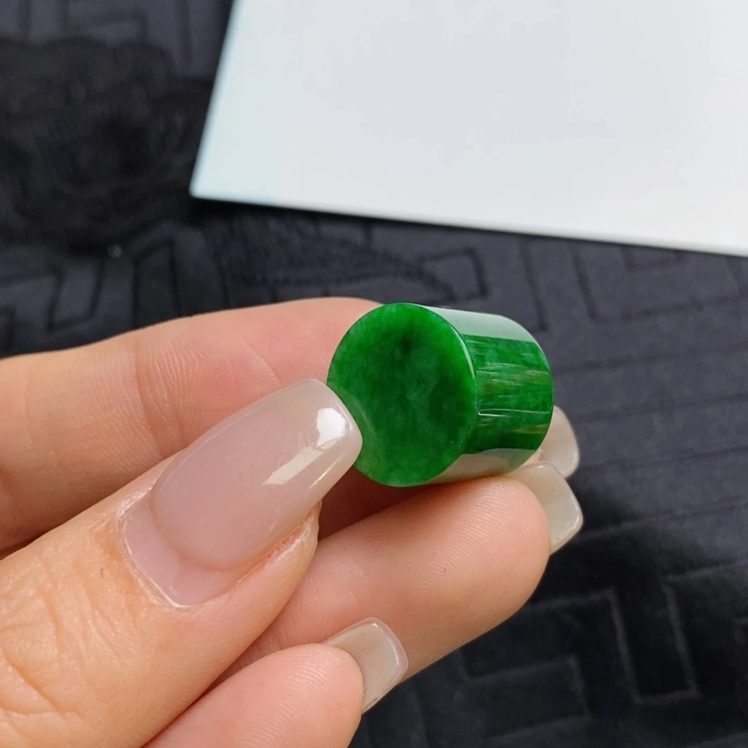 翡翠裸石辣色桶珠芯