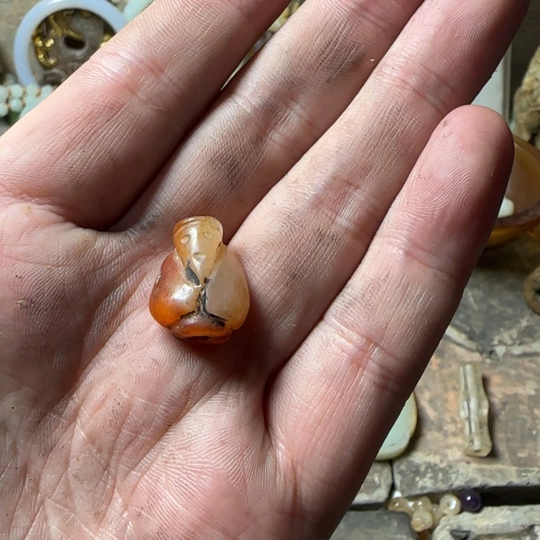 雲***）和田玉（糖玉）未镶嵌颈饰