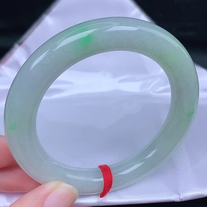 未镶嵌手镯（圆镯）翡翠天然