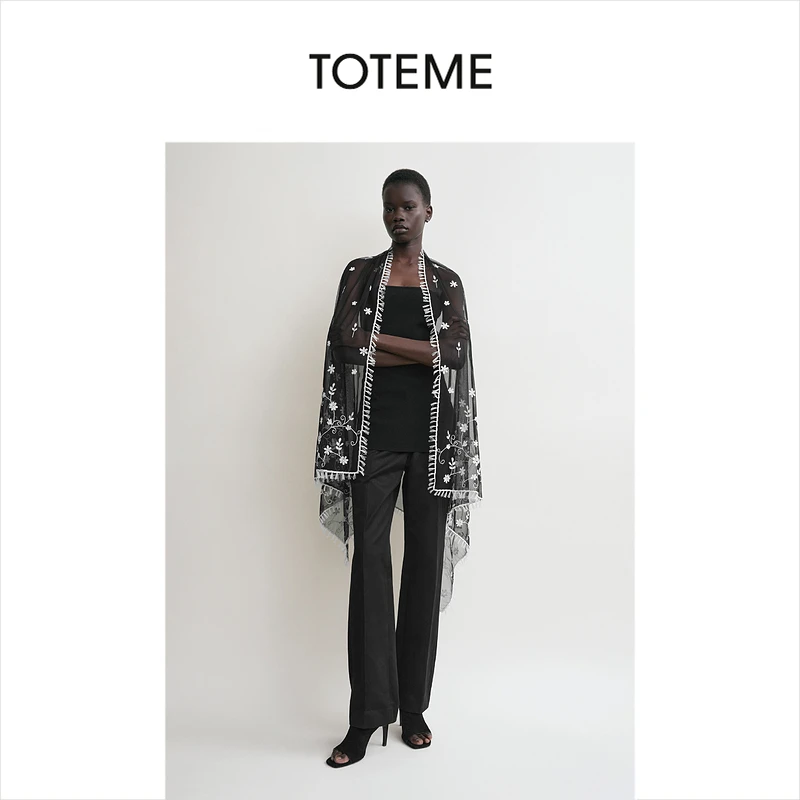 TOTEME女装黑色/白色花卉图案薄纱披肩