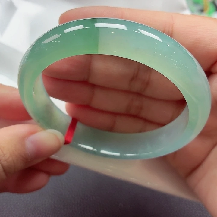 翡翠未镶嵌手镯天然缅甸A货翡翠（起光感）