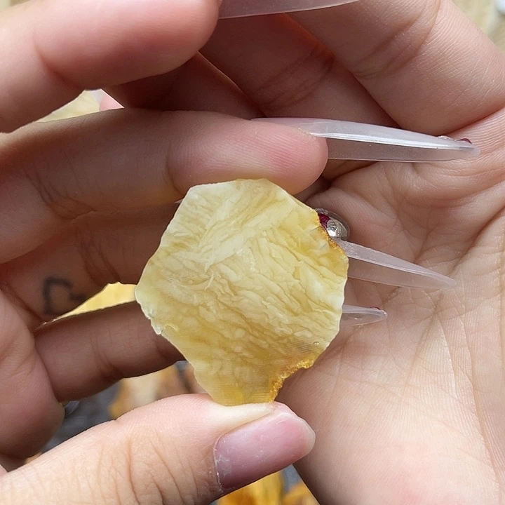 琥珀未镶嵌珠宝奇石