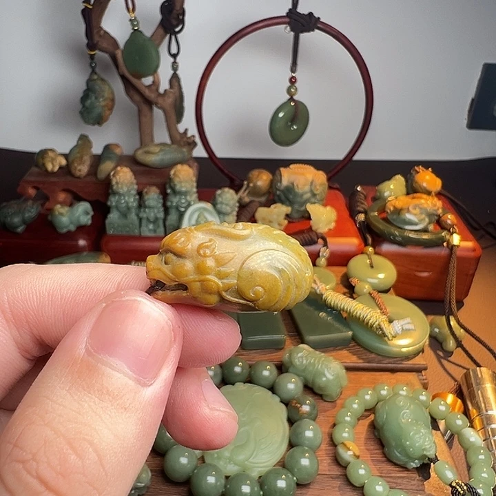 岫岩河磨玉（透闪石质玉）未镶嵌颈饰