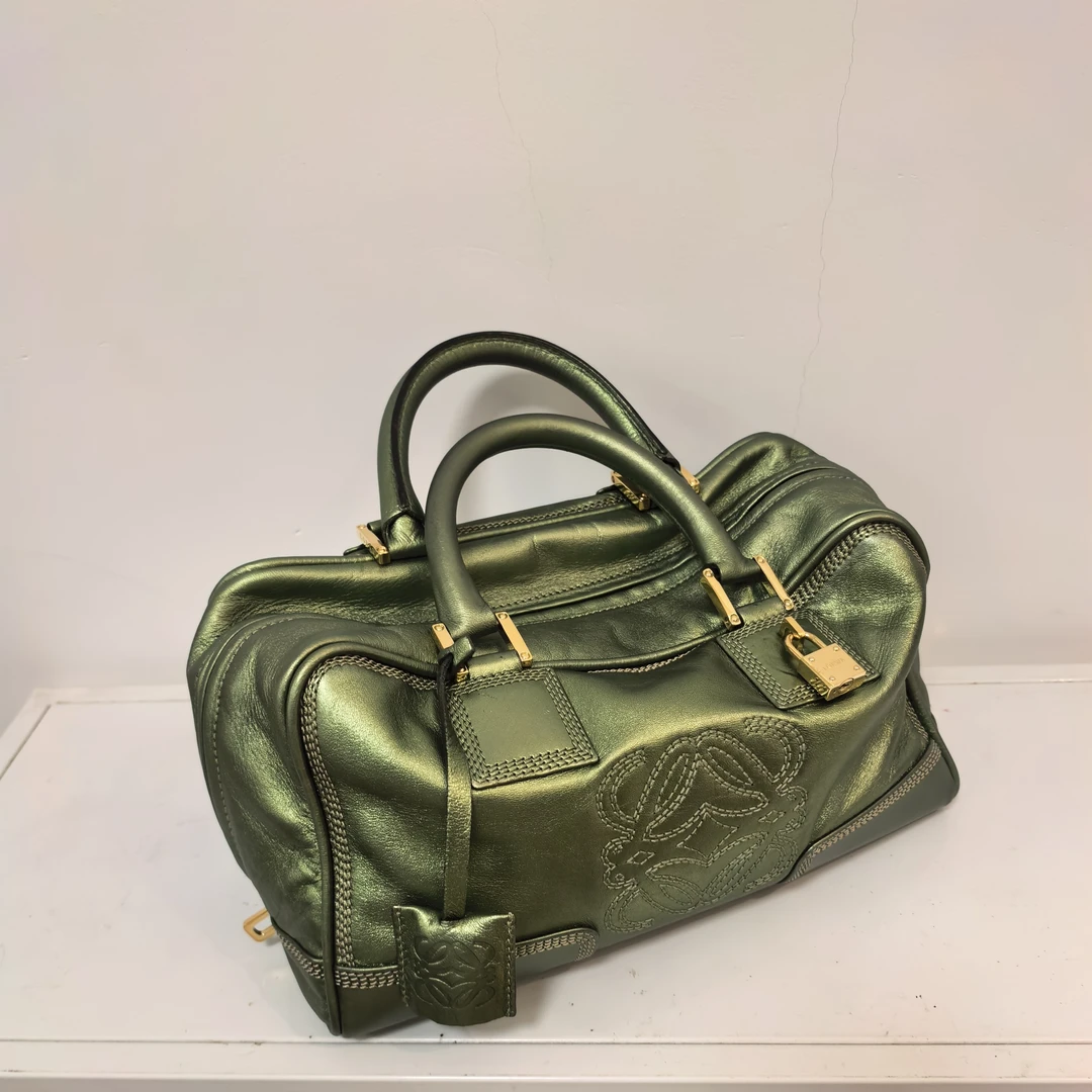 95新 LOEWE/罗意威 兜兜 珠光色小号亚马逊手提包