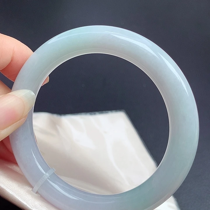 翡翠未镶嵌手镯（圆镯）57.6圈口