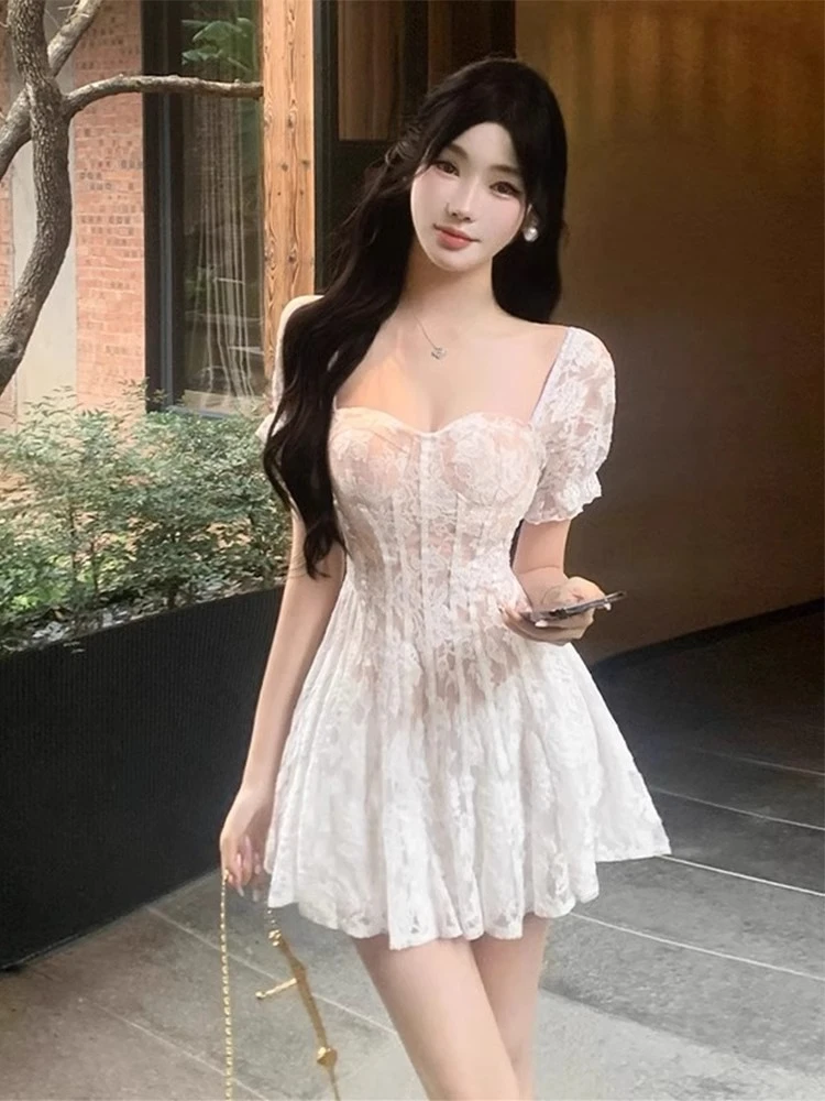 法式气质白色蕾丝长袖连衣裙夏名媛高级感漂亮独特收腰a字蓬蓬裙