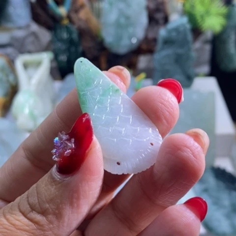 【闪购商品】颈饰未镶嵌翡翠鱼