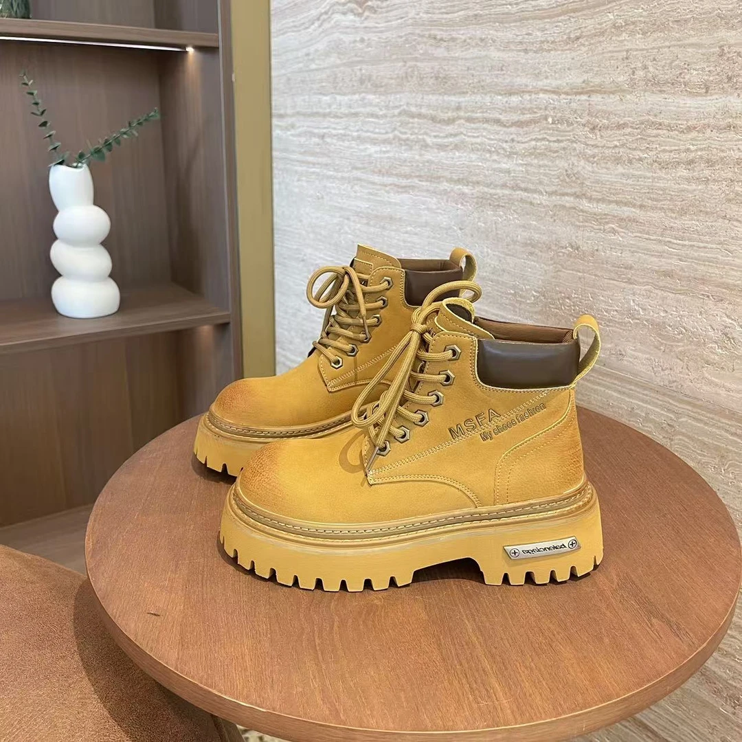 【与然良品】327-101爆款百搭时尚厚底休闲马丁靴