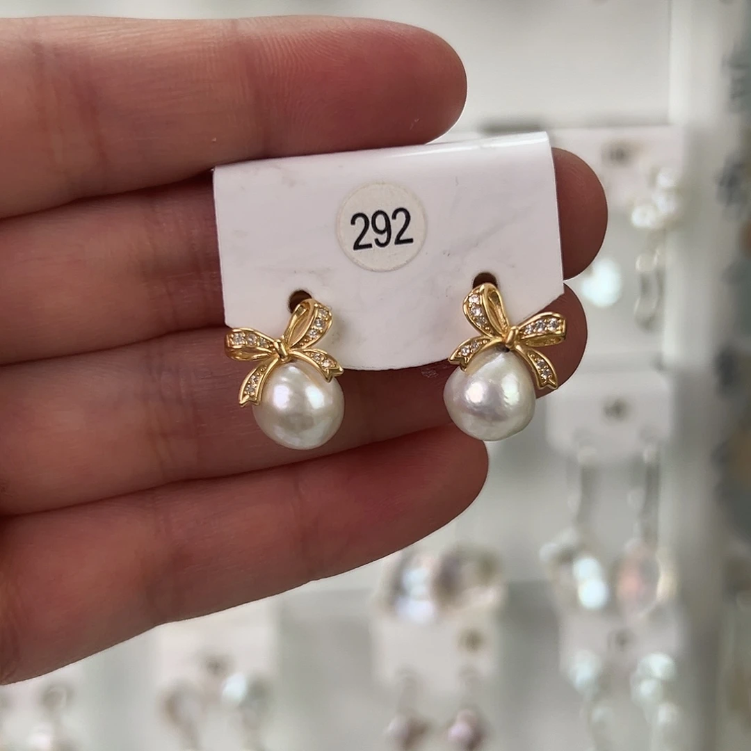 非金属巴洛克花瓣耳饰