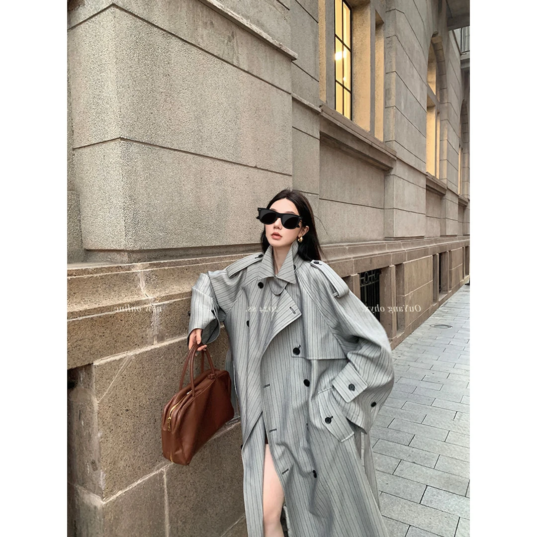 洋气区区欧阳翻领双排扣风衣收腰女秋季宽松感系带廓英伦系带女士