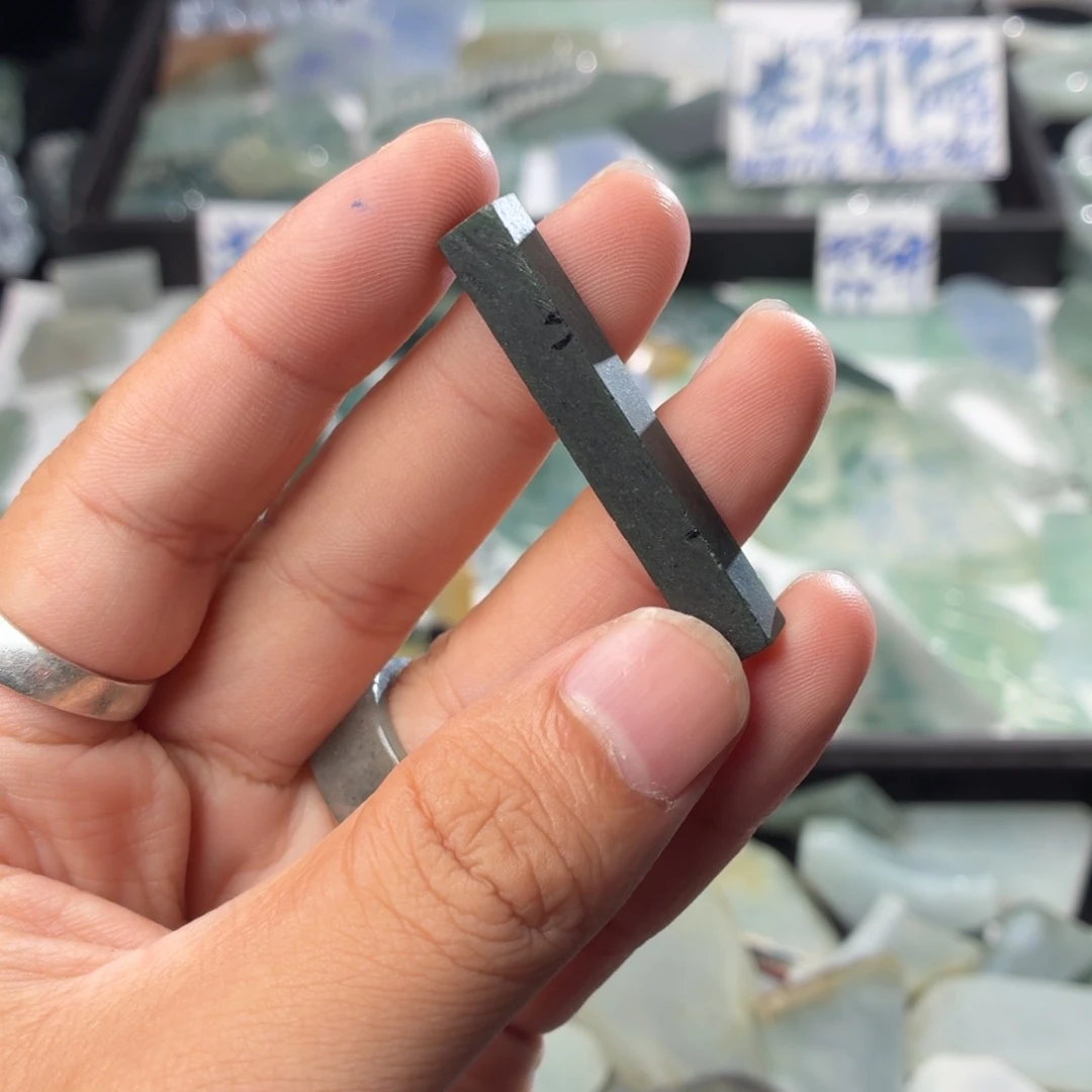 等***待翡翠未镶嵌颈饰天然缅甸翡翠a货