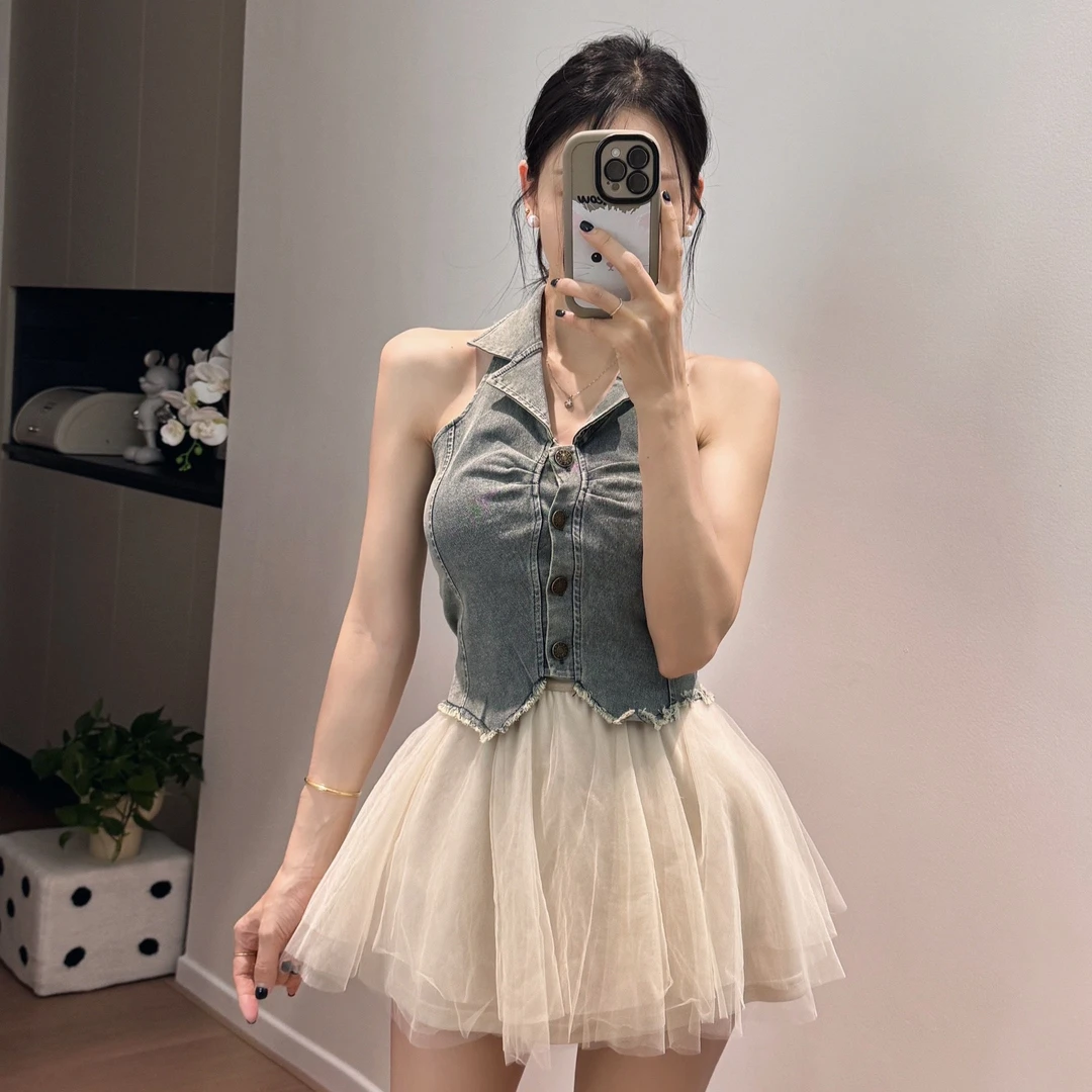 辣妹纯欲翻领挂脖牛仔背心女2025夏季新款气质显瘦网纱短裙两件套