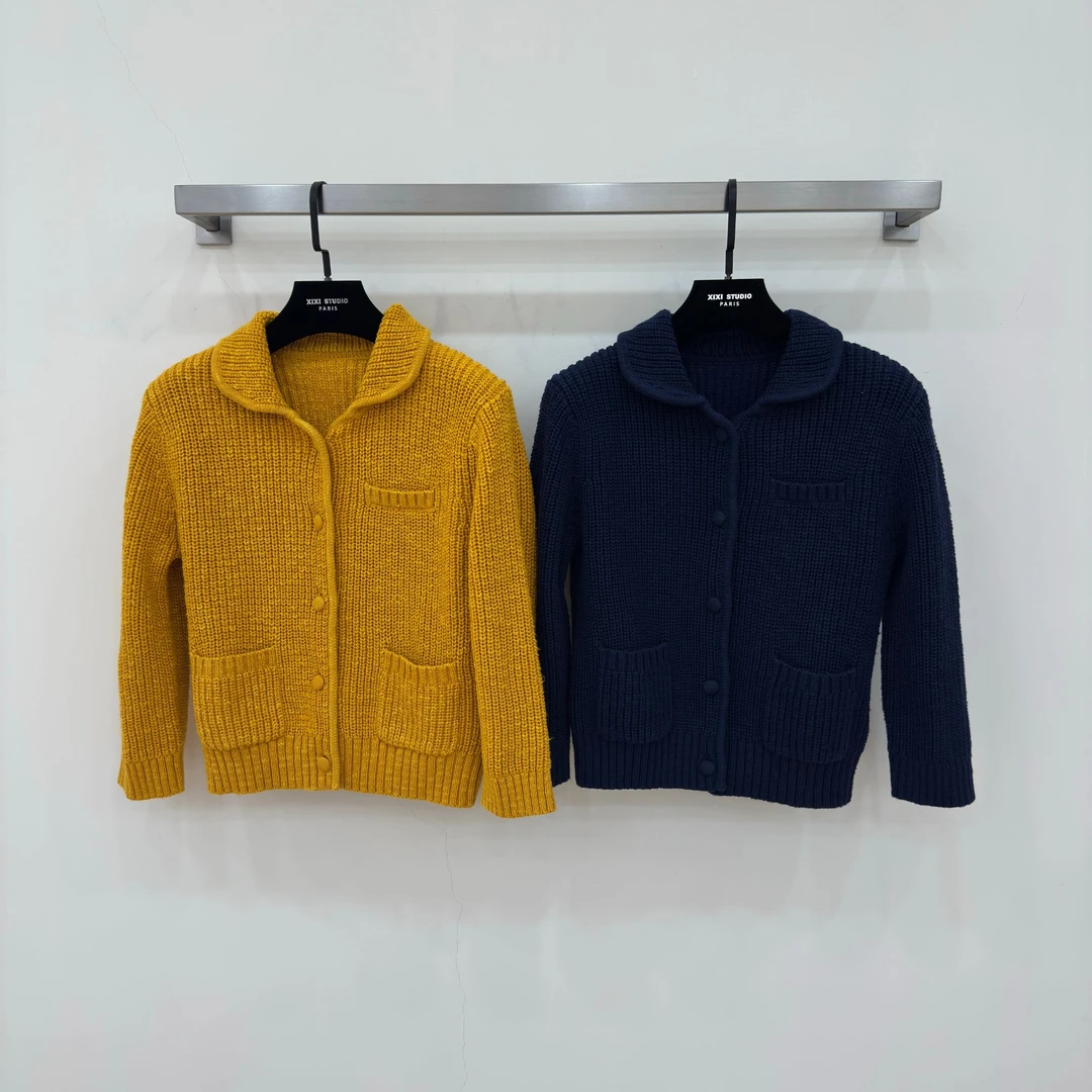 JIAYE CHAN 复古时尚娃娃领长袖双口袋毛针织开衫