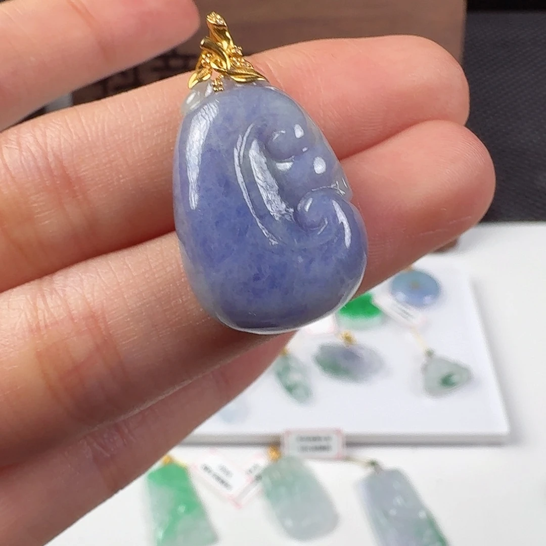 翡翠18K金镶嵌颈饰