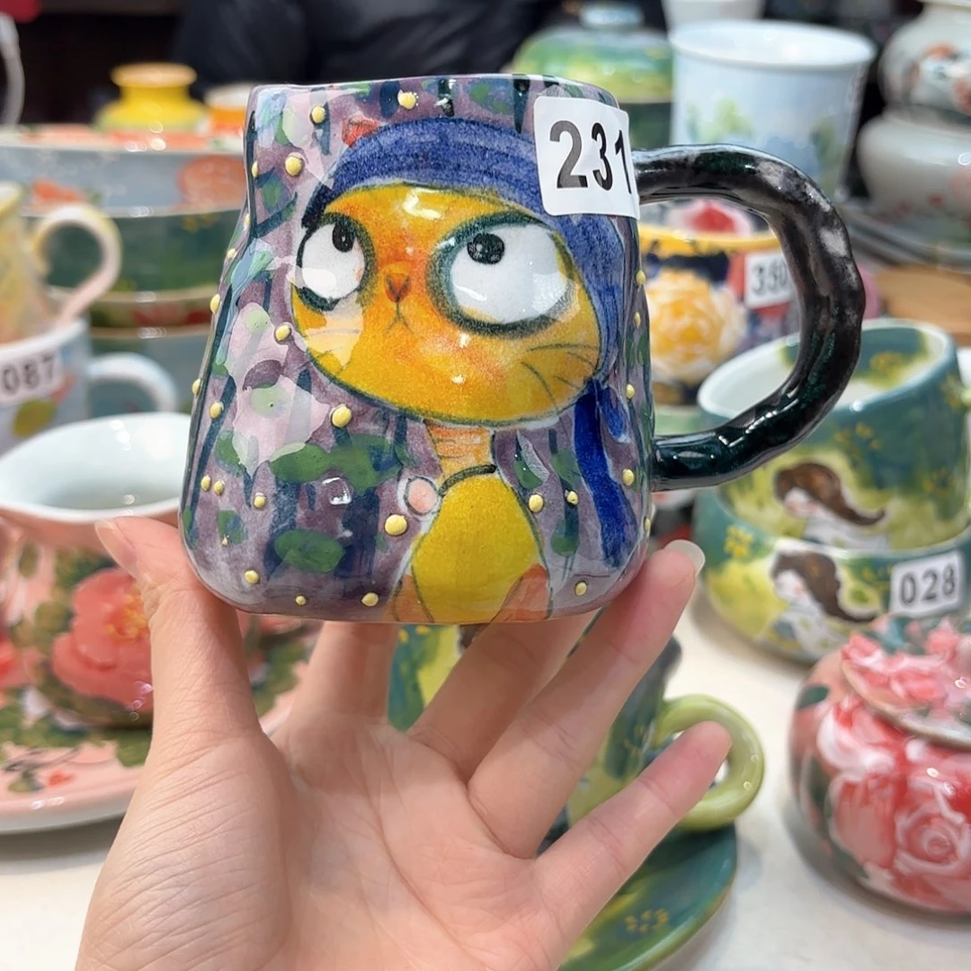 瓷片兔兔好可爱呀打个