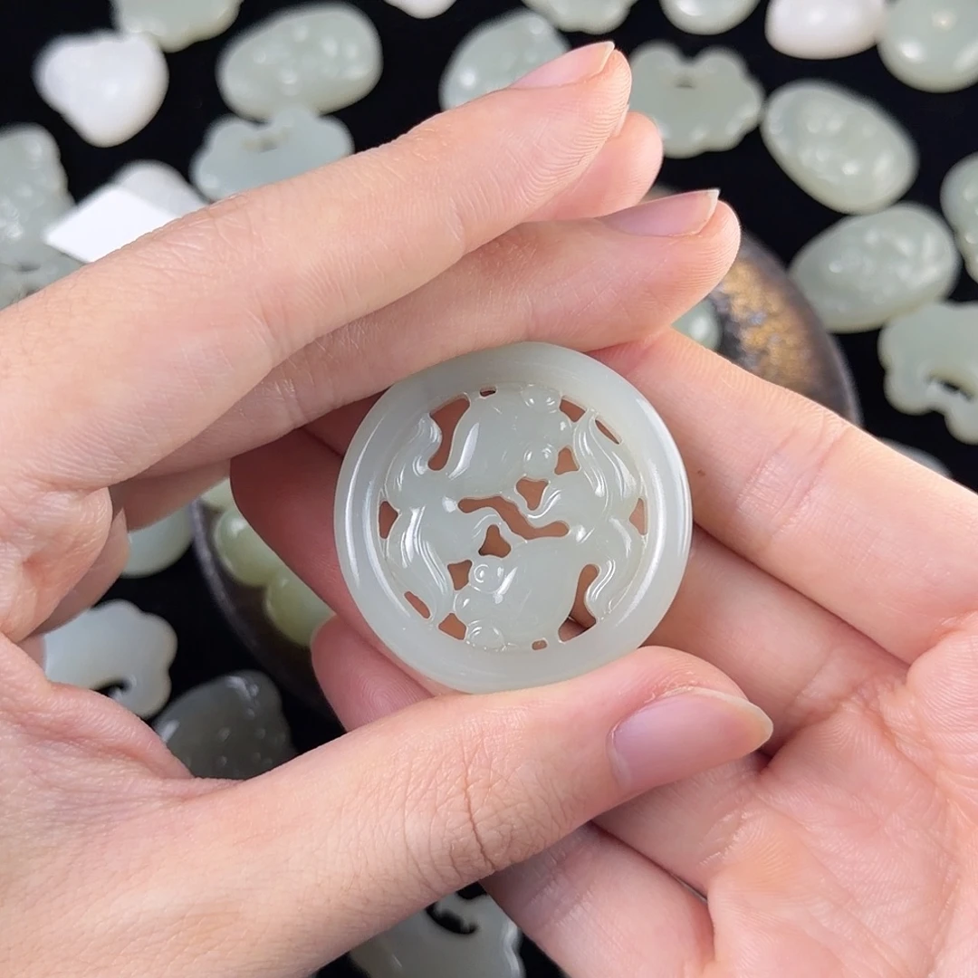 和田玉未镶嵌颈饰