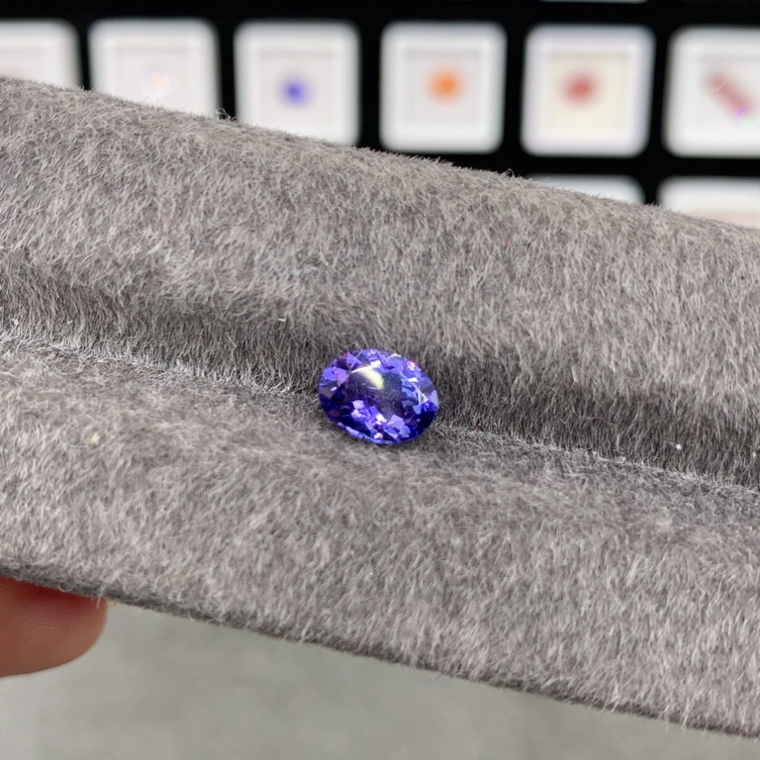 未镶嵌坦桑石裸石6✖️8mm